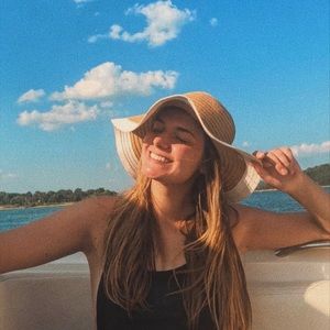 Meet your Posher, Hannah